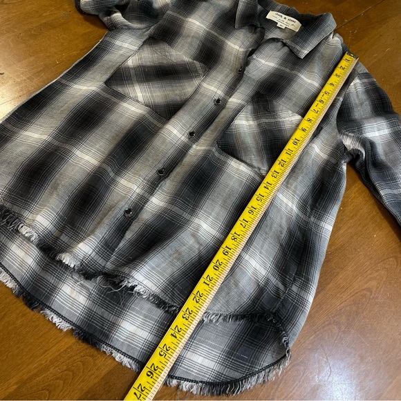 Cloth & Stone Black Gray Plaid Frayed Hem Button Down Shirt Size Small - Picture 9 of 11